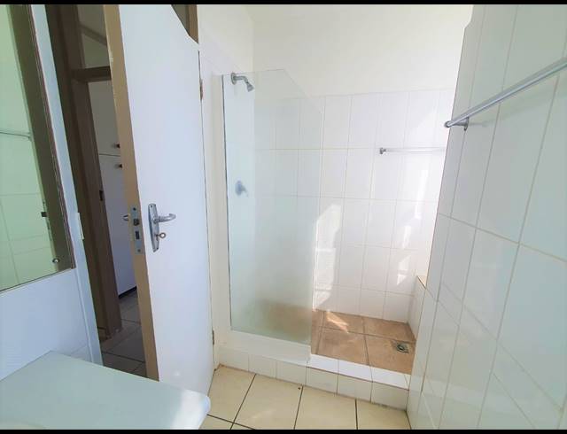 2 BEDROOM APARTMENT TO LET IN TOWNSEND ESTATE